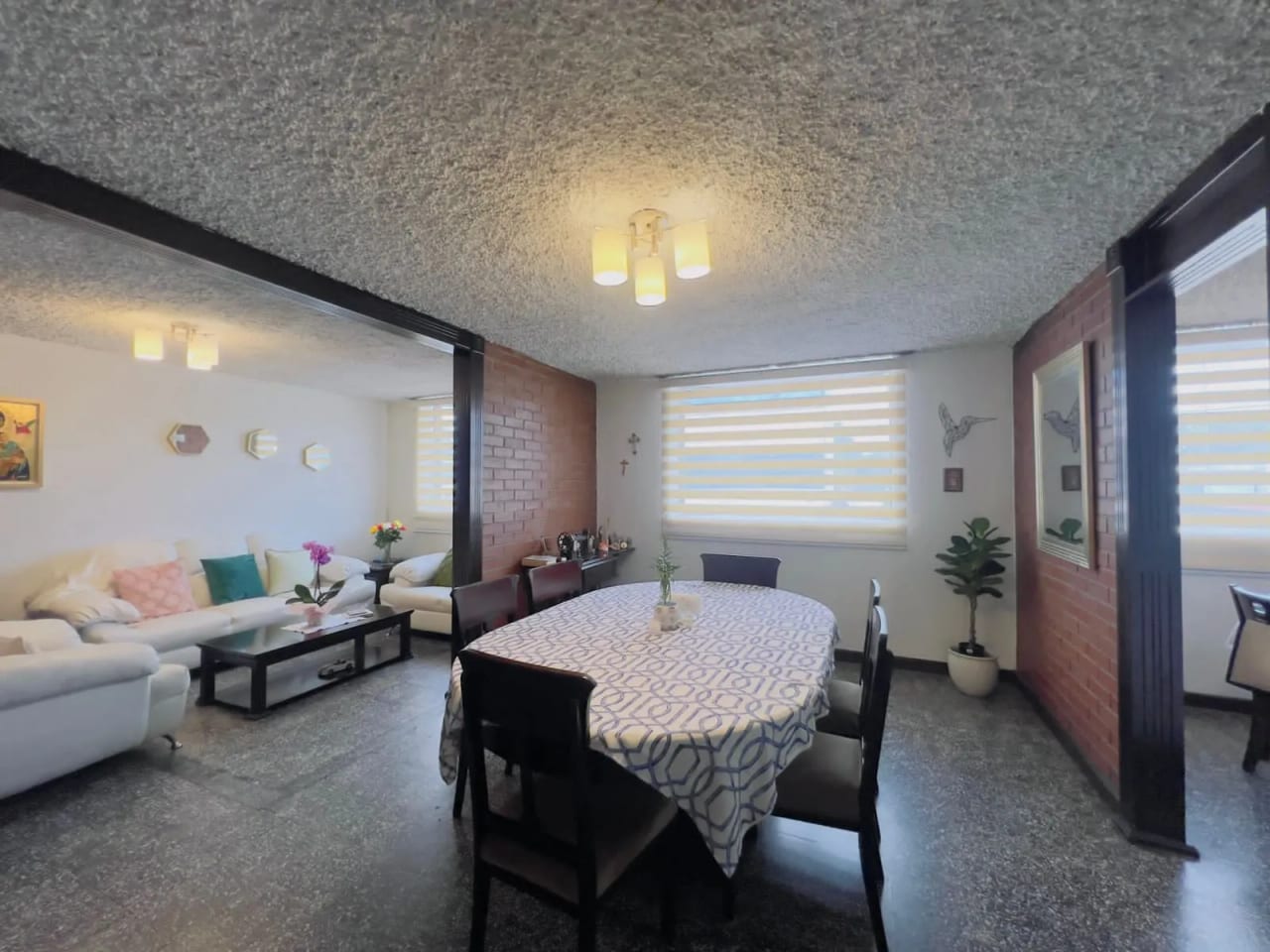 Vendo casa dentro de garita en Santa Rita 2 — Casa en Venta en Zona 2 Mixco, Guatemala, Ciudad — foto 8 de 17