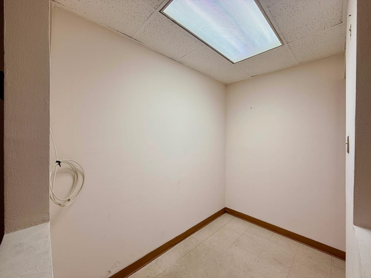 Vendo oficina en edificio Santa Clara zona 10 — Oficina en Venta en Zona 10, Guatemala, Ciudad — foto 9 de 13