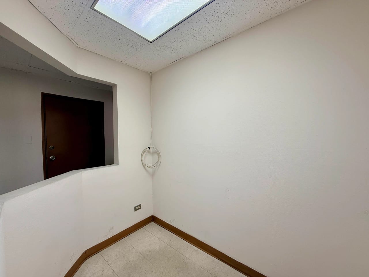 Vendo oficina en edificio Santa Clara zona 10 — Oficina en Venta en Zona 10, Guatemala, Ciudad — foto 11 de 13