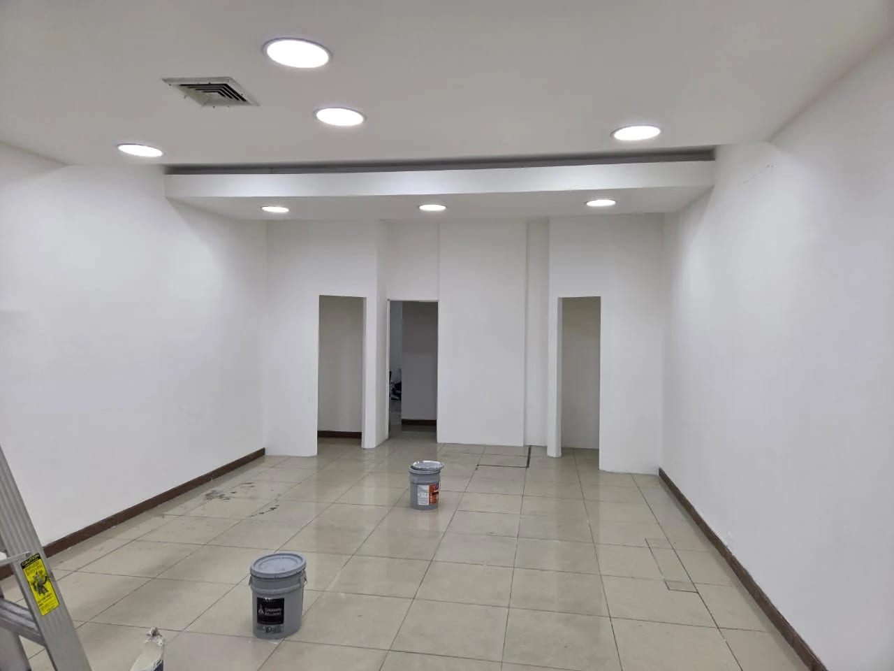 Alquilo local en Centro Comercial Pradera zona 10 — Local en Alquiler en Zona 10, Guatemala, Ciudad — foto 1 de 6