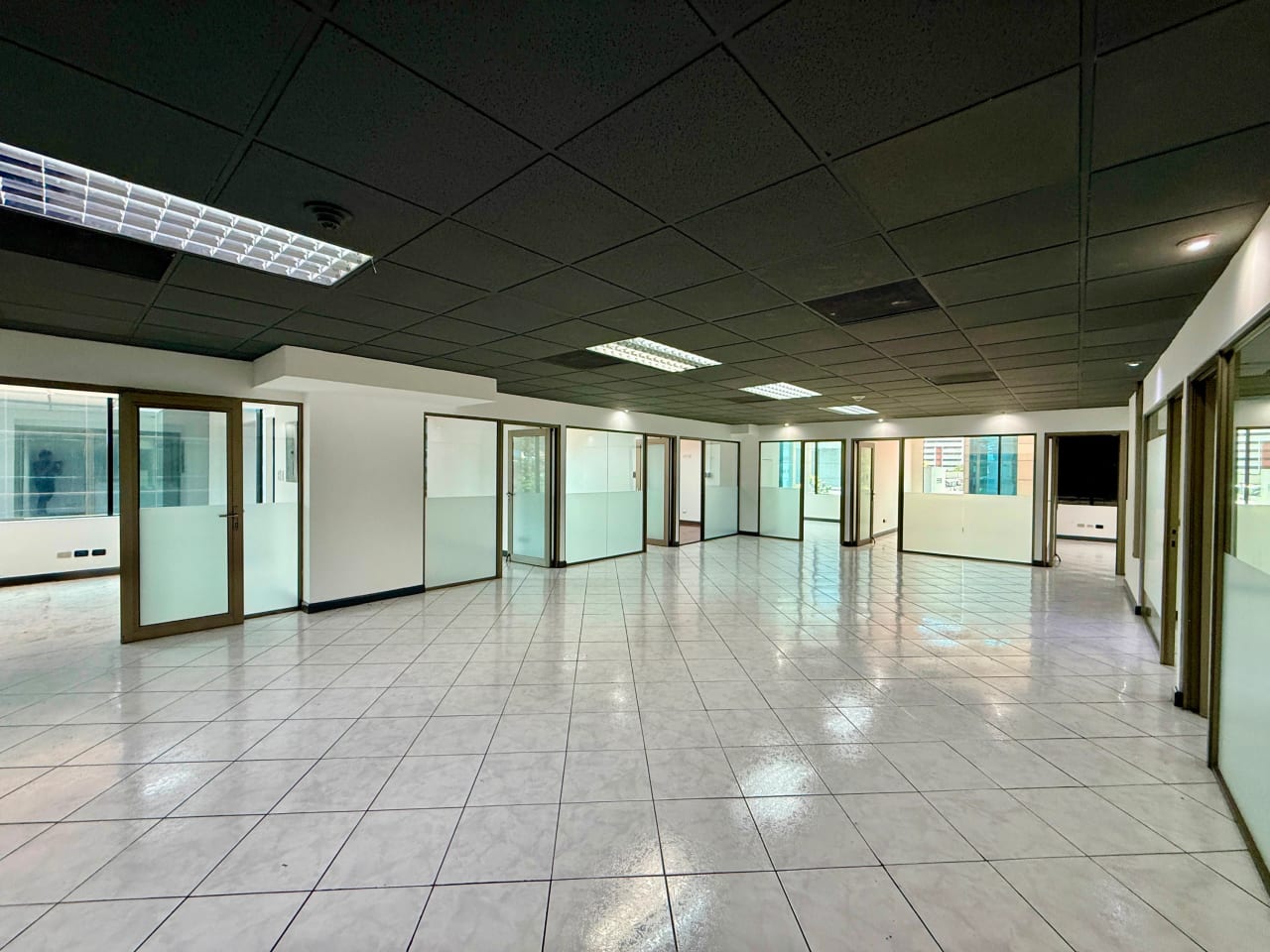 Vendo oficina en Europlaza zona 14 — Oficina en Venta en Zona 14, Guatemala, Ciudad — foto 1 de 13