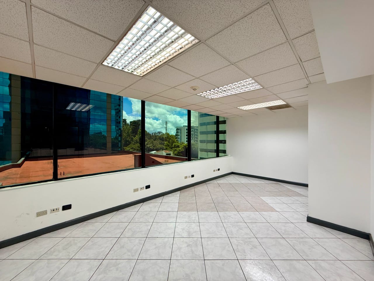 Vendo oficina en Europlaza zona 14 — Oficina en Venta en Zona 14, Guatemala, Ciudad — foto 7 de 13