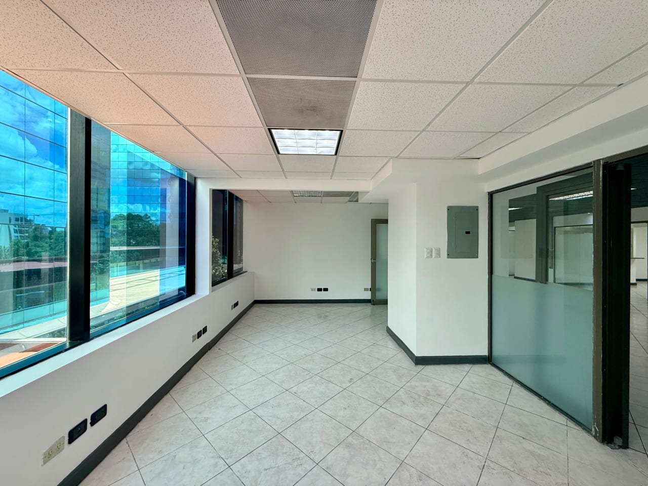 Vendo oficina en Europlaza zona 14 — Oficina en Venta en Zona 14, Guatemala, Ciudad — foto 10 de 13