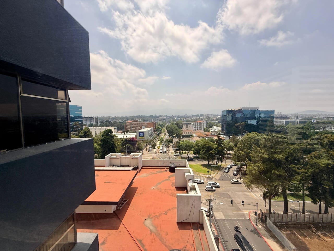 Vendo oficina en edificio Reforma Montufar zona 10 — Oficina en Venta en Zona 10, Guatemala, Ciudad — foto 7 de 7