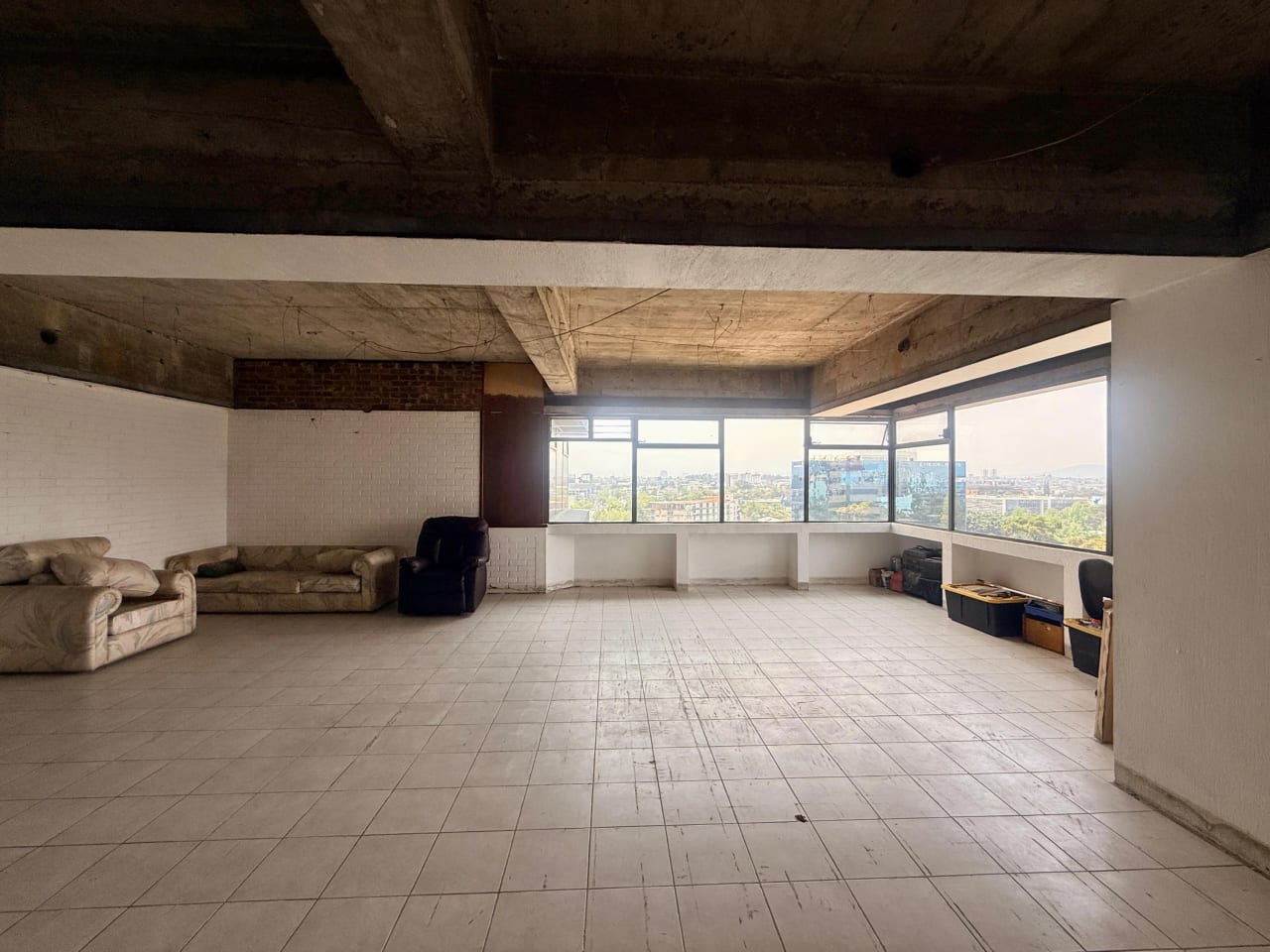 Vendo oficina en edificio Reforma Montufar zona 10 — Oficina en Venta en Zona 10, Guatemala, Ciudad — foto 2 de 7