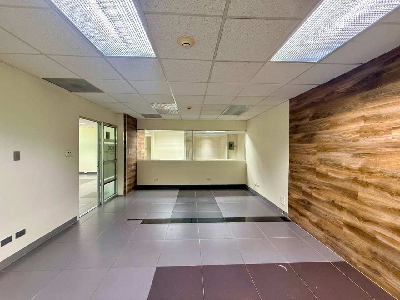 Vendo oficina en Europlaza zona 14 — Oficina en Venta en Zona 14, Guatemala, Ciudad — foto 2 de 17
