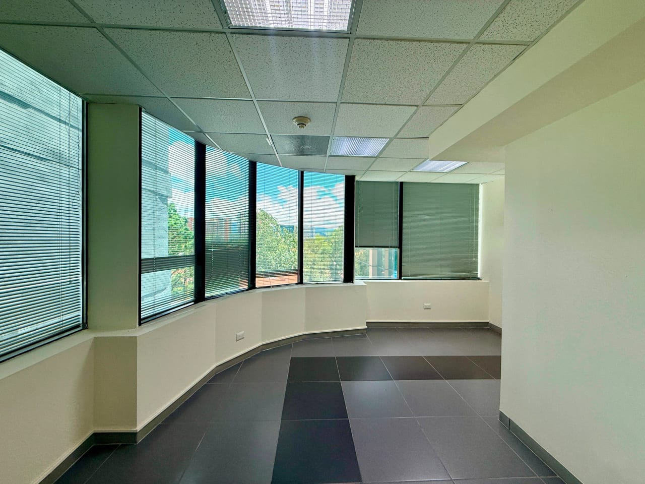 Vendo oficina en Europlaza zona 14 — Oficina en Venta en Zona 14, Guatemala, Ciudad — foto 15 de 17