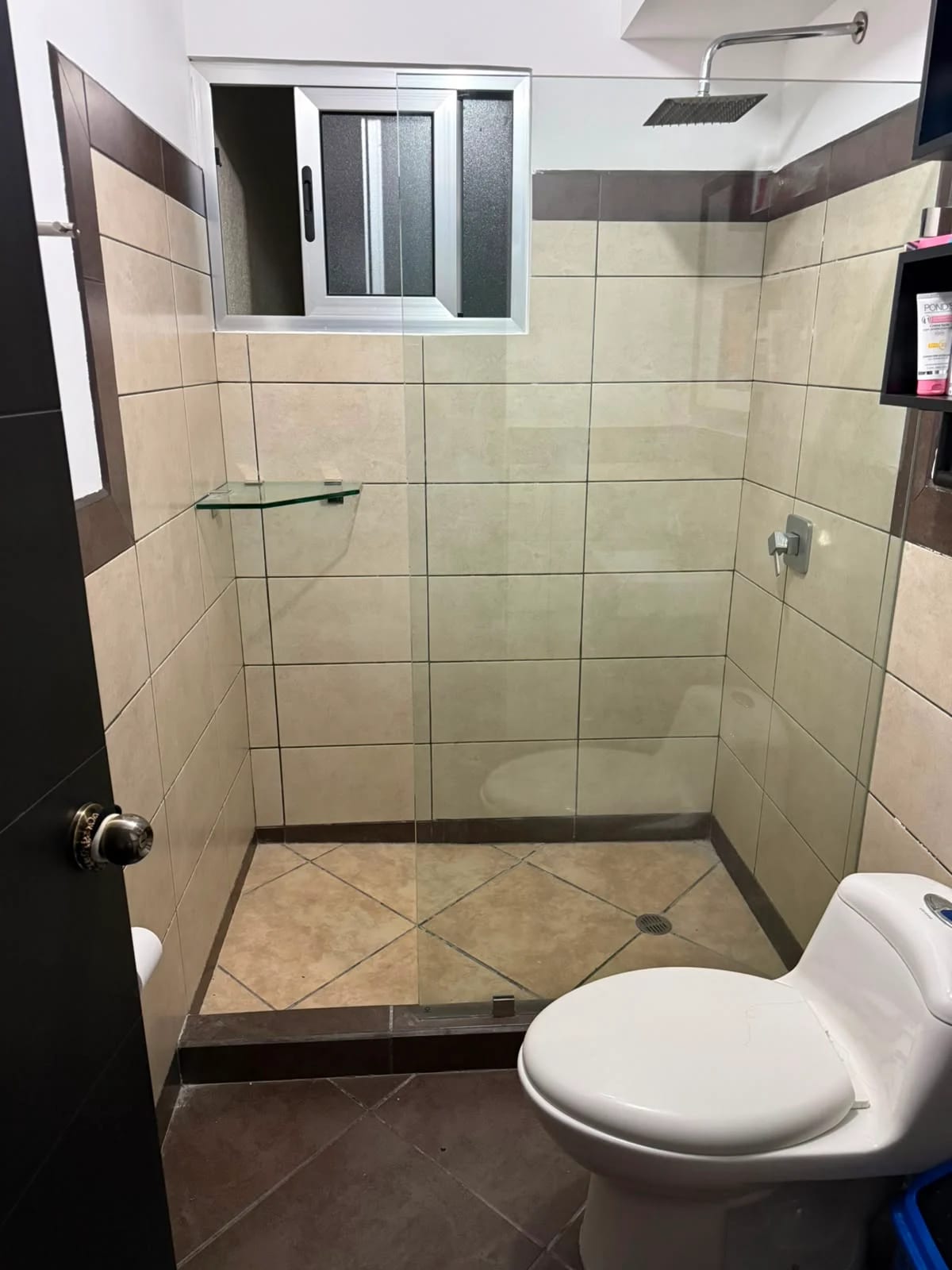Apartamento en alquiler en edifcio Bosques de Euskadi zona 16 — Apartamento en Alquiler en Zona 16, Guatemala, Ciudad — foto 7 de 15