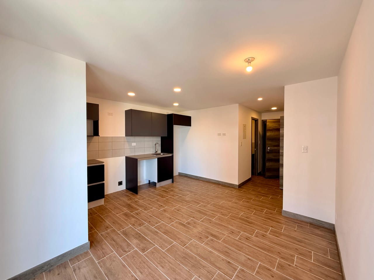 Apartamento en alquiler en edifcio Kiintea zona 15 — Apartamento en Alquiler en Zona 15, Guatemala, Ciudad — foto 1 de 16
