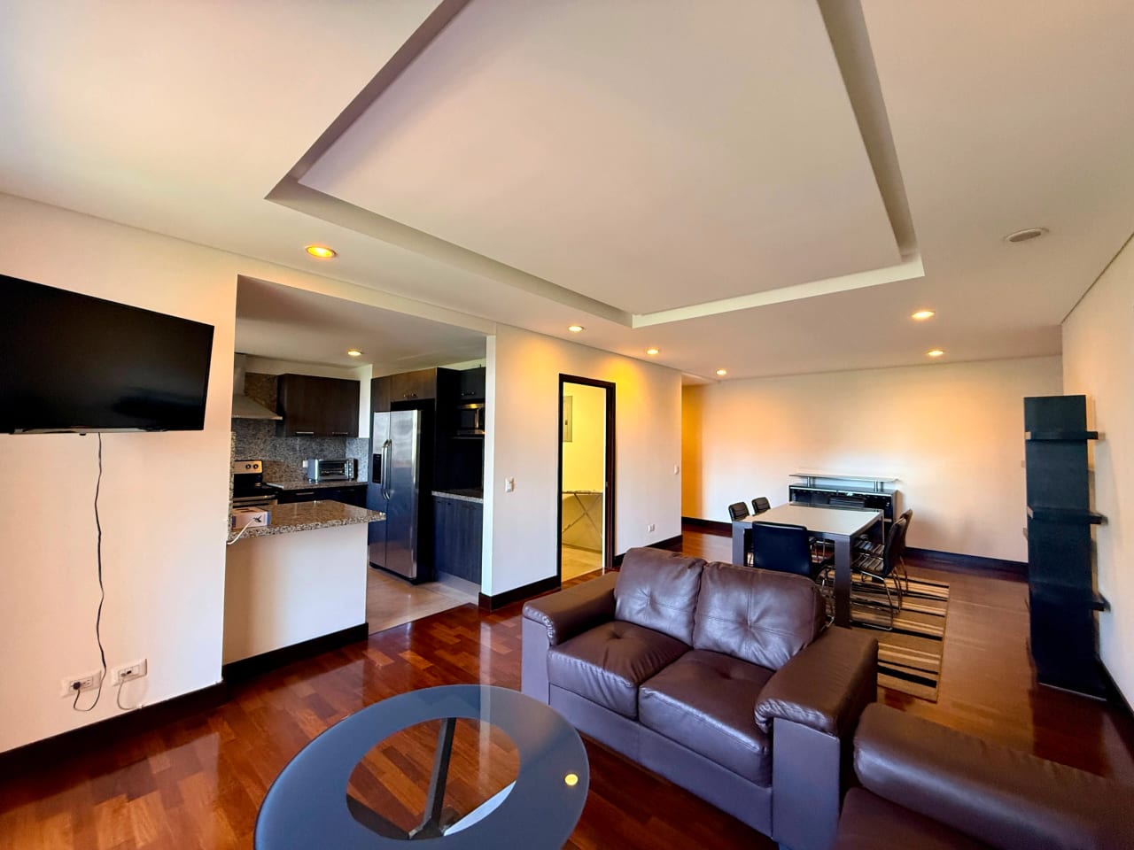 Apartamento amueblado en aquiler Santa Sofia zona 10 — Apartamento en Alquiler en Zona 10, Guatemala, Ciudad — foto 3 de 17