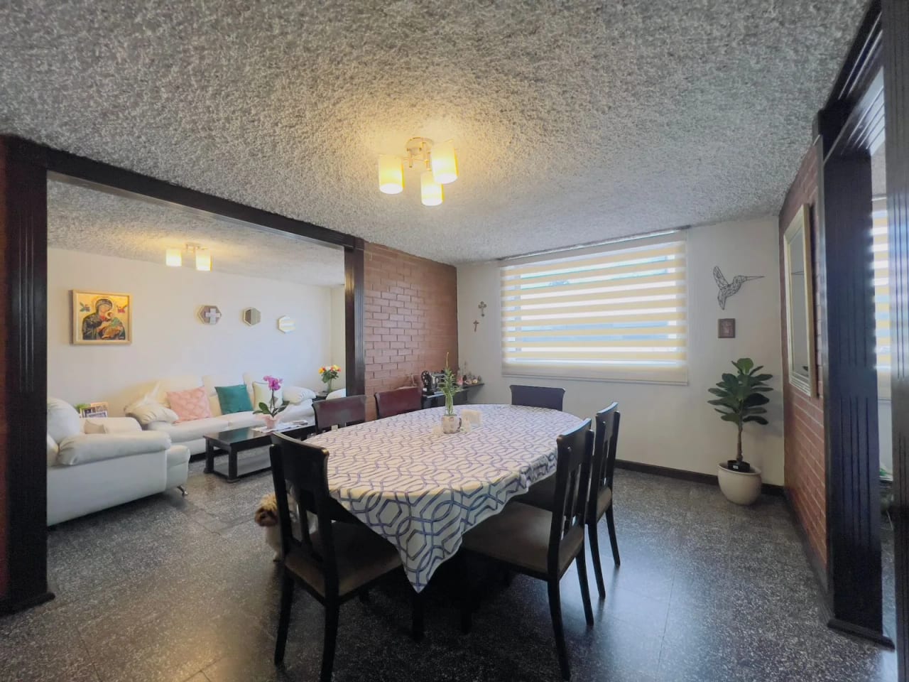 Casa en venta dentro de garita en Santa Rita 2 — Casa en Venta en Zona 2 Mixco, Guatemala, Ciudad — foto 3 de 16