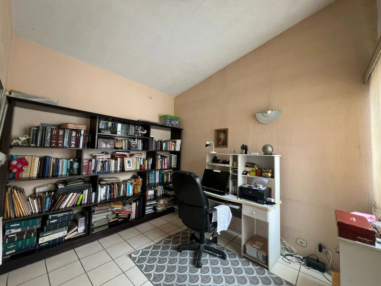 Casa en venta dentro de garita en Santa Rita 2 — Casa en Venta en Zona 2 Mixco, Guatemala, Ciudad — foto 11 de 16