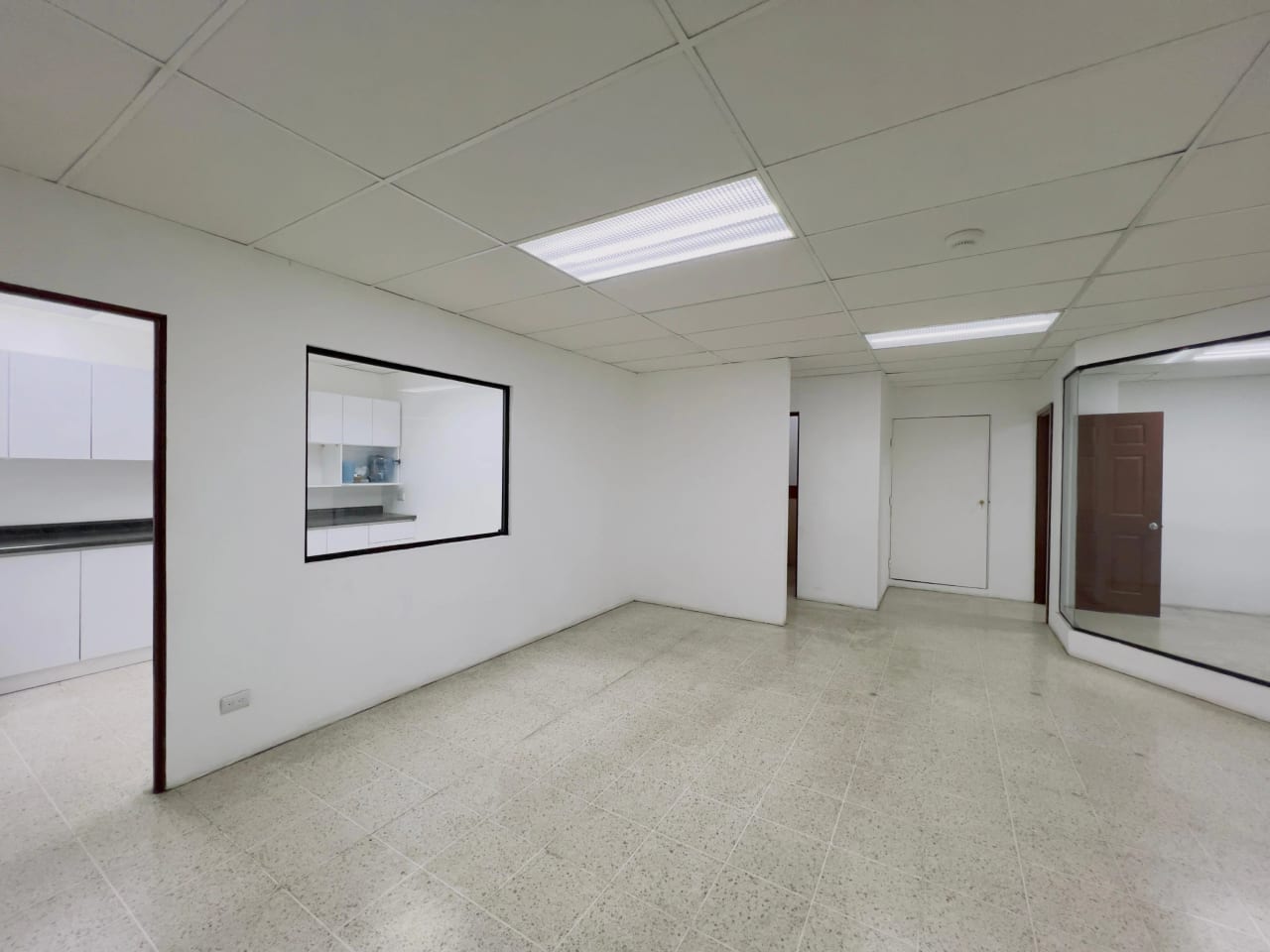 Oficina en venta en Plaza Corporativa zona 9 — Oficina en Venta en Zona 9, Guatemala, Ciudad — foto 6 de 9