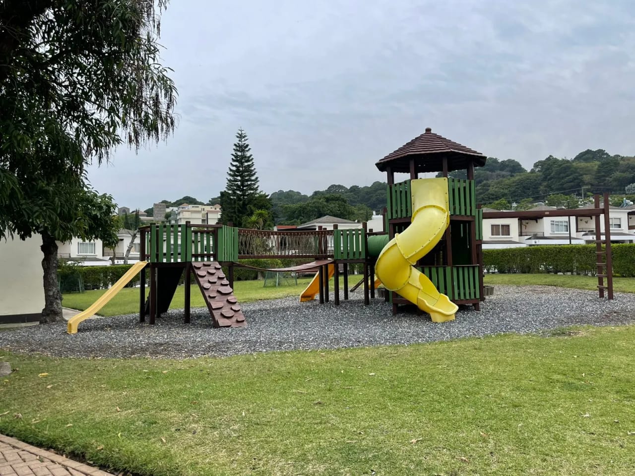 Casa en venta Luces del Encinal zona 7 de Mixco — Casa en Venta en Zona 7 Mixco, Guatemala, Ciudad — foto 10 de 14
