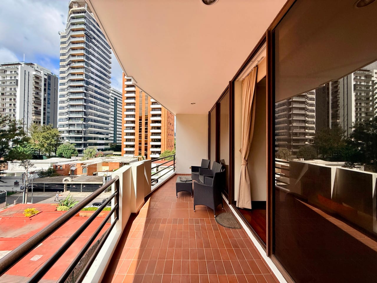 Apartamento amueblado en alquiler enm edificio Casa Rialto zona 14 — Apartamento en Alquiler en Zona 14, Guatemala, Ciudad — foto 6 de 17