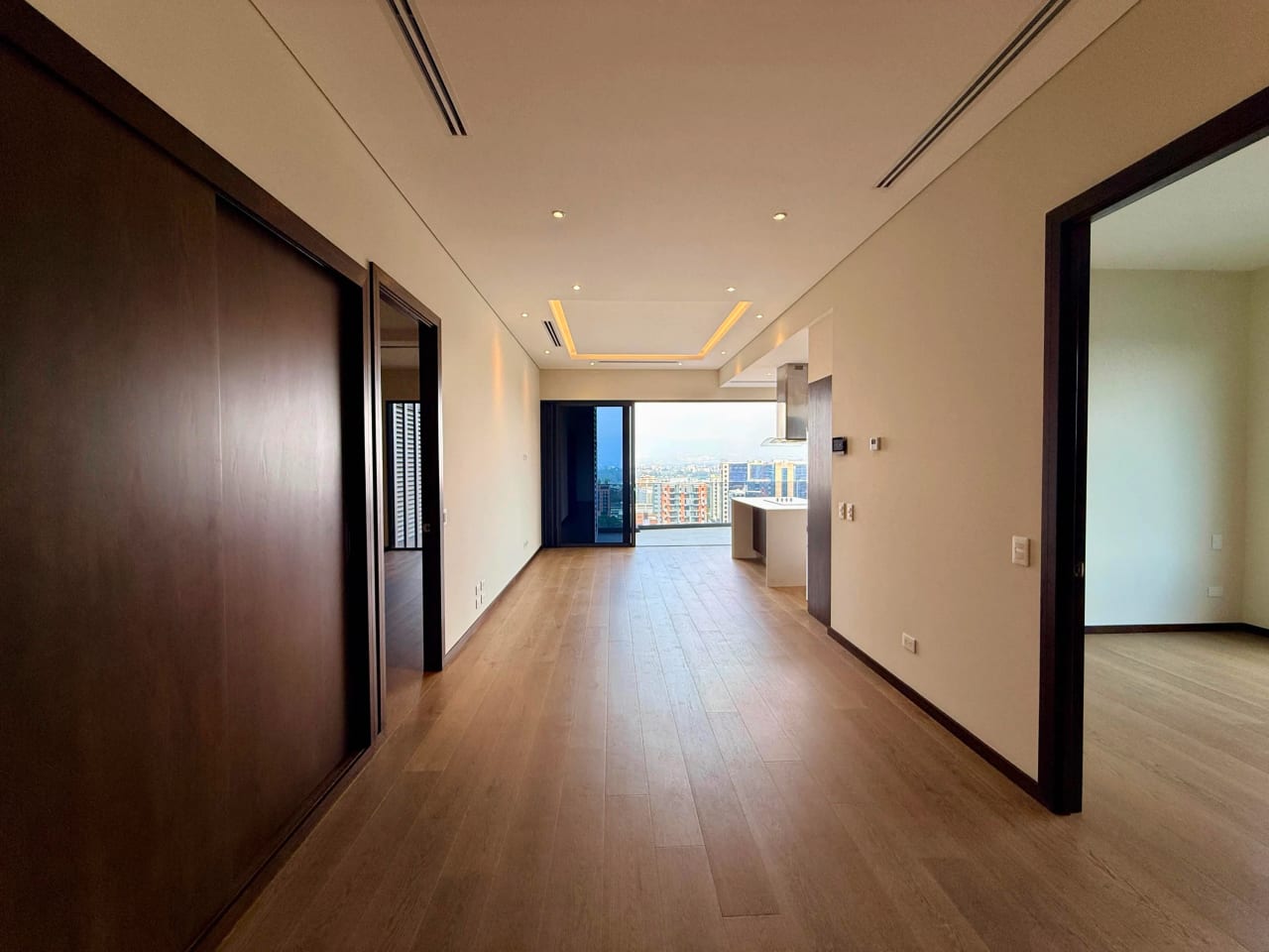 Apartamento en venta edifcio Santa Sofia 7ma zona 10 — Apartamento en Venta en Zona 10, Guatemala, Ciudad — foto 14 de 17