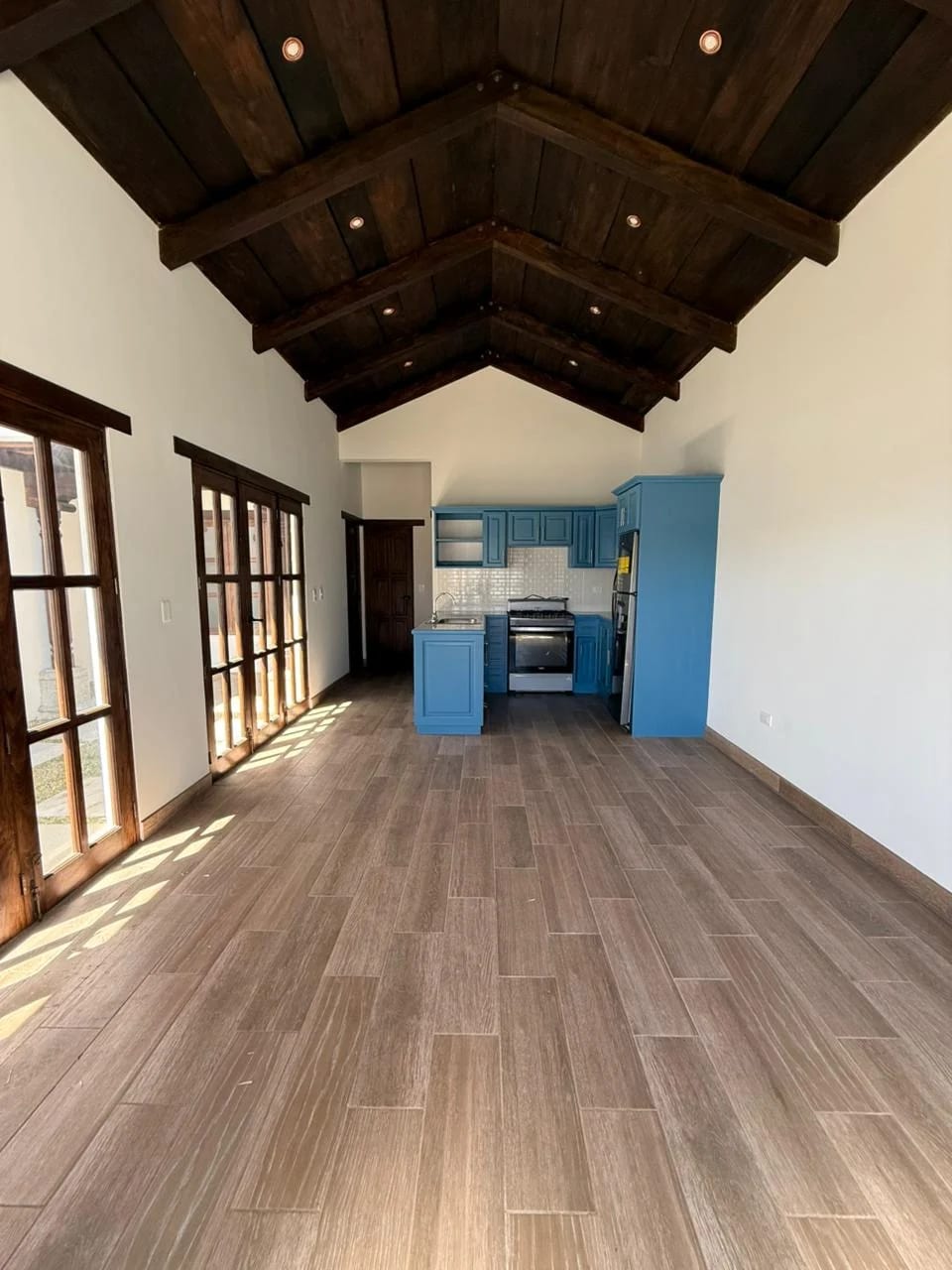 Casa en venta en condominio Portal de las Rosas 1 San Miguel Dueñas — Casa en Venta en San Miguel Dueñas, Sacatepéquez — foto 3 de 13
