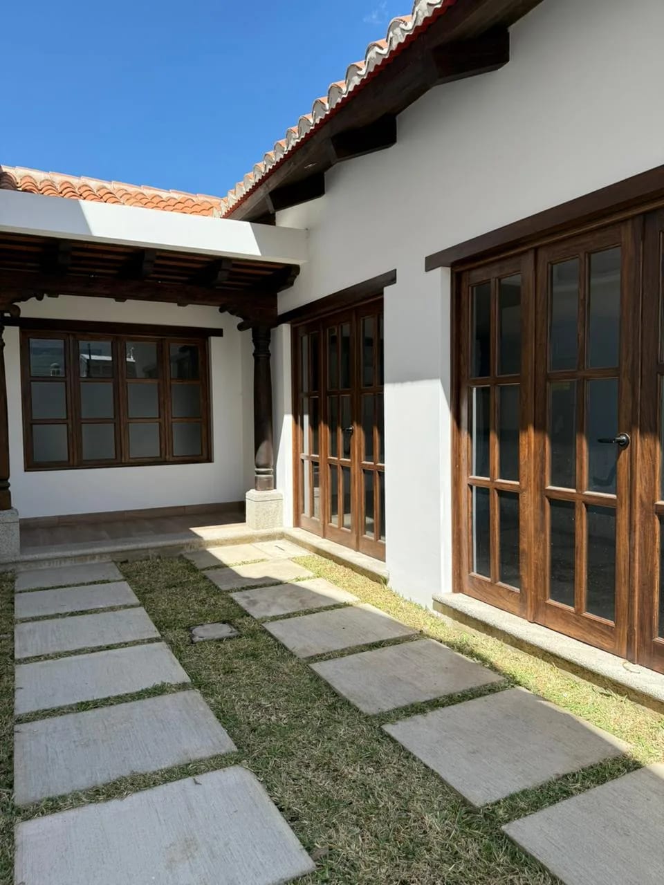 Casa en venta en condominio Portal de las Rosas 1 San Miguel Dueñas — Casa en Venta en San Miguel Dueñas, Sacatepéquez — foto 1 de 13