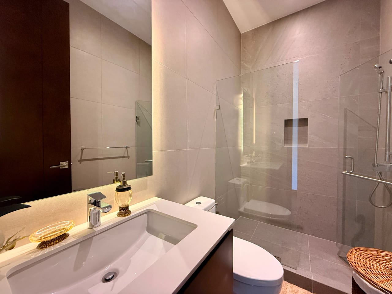 Apartamento amueblado en alquiler edificio Echo zona 14 — Apartamento en Alquiler en Zona 14, Guatemala, Ciudad — foto 13 de 17