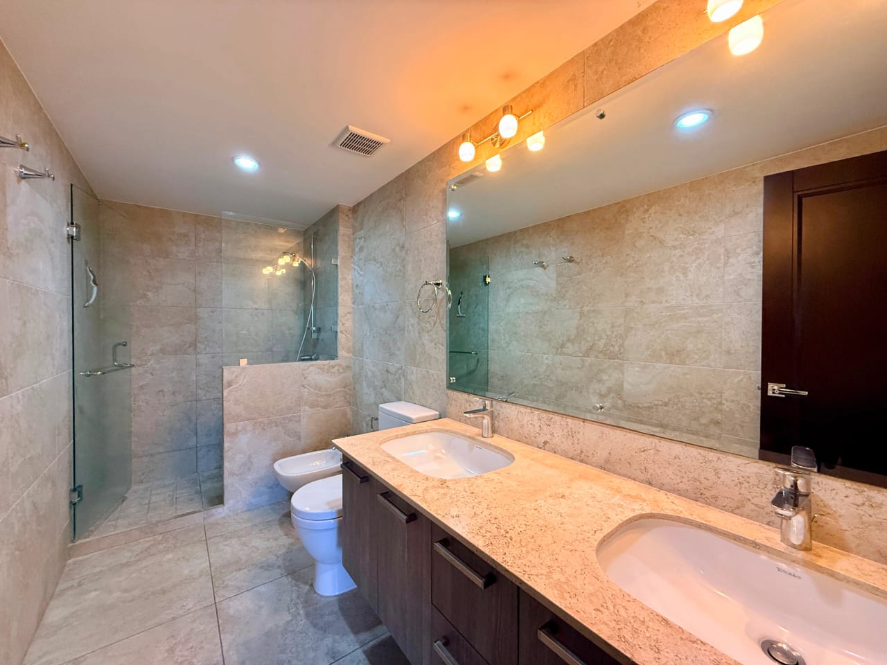 Apartamento amueblado en alquiler en zona 10 Santa Sofia — Apartamento en Alquiler en Zona 10, Guatemala, Ciudad — foto 11 de 17
