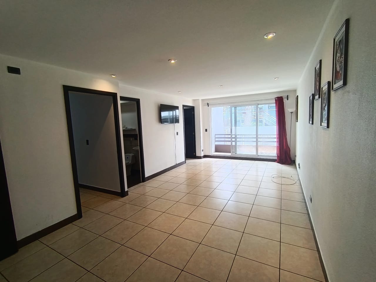 Apartamento en alquiler en Bosques de Euskadi zona 16 — Apartamento en Alquiler en Zona 16, Guatemala, Ciudad — foto 1 de 10
