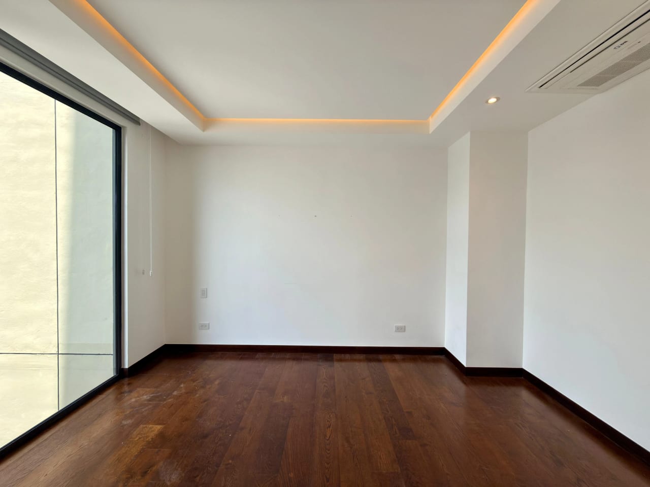 Apartamento en alquiler en edificio Vasanta zona 10 — Apartamento en Alquiler en Zona 10, Guatemala, Ciudad — foto 6 de 17