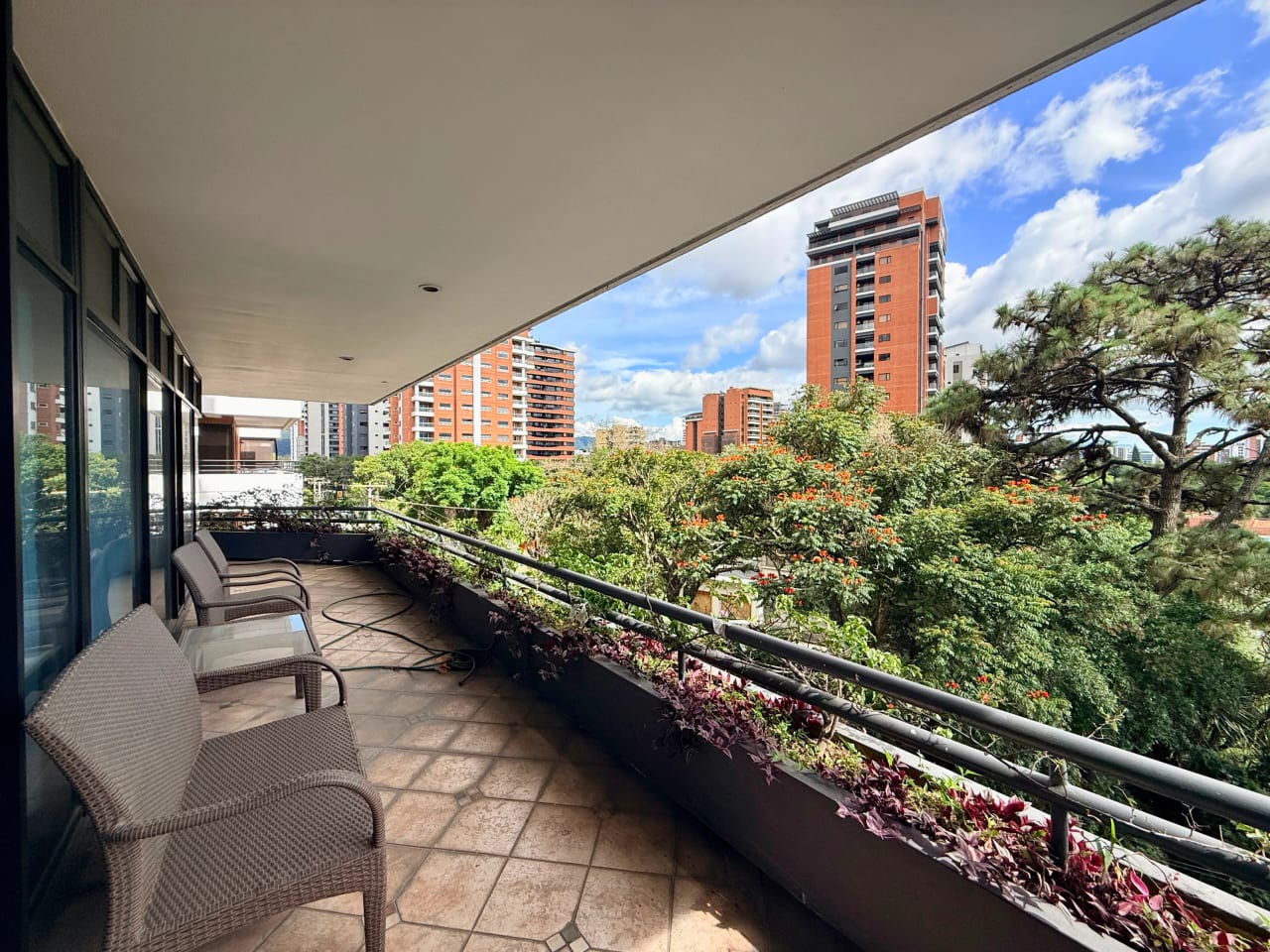 Apartamento amueblado en alquiler L'excellence zona 14 — Apartamento en Alquiler en Zona 14, Guatemala, Ciudad — foto 5 de 17