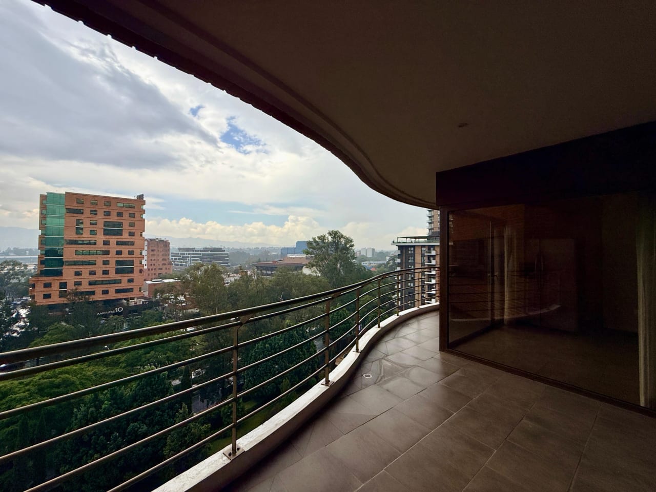 Apartamento en alquiler en Tadeus zona 14 — Apartamento en Alquiler en Zona 14, Guatemala, Ciudad — foto 3 de 17