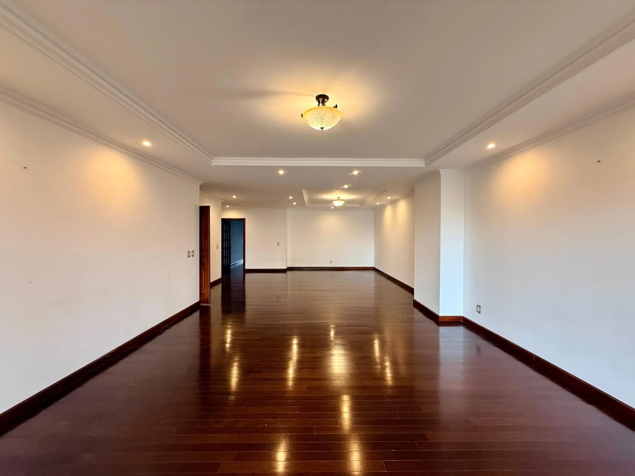 Apartamento en alquiler en Tadeus zona 14 — Apartamento en Alquiler en Zona 14, Guatemala, Ciudad — foto 5 de 17