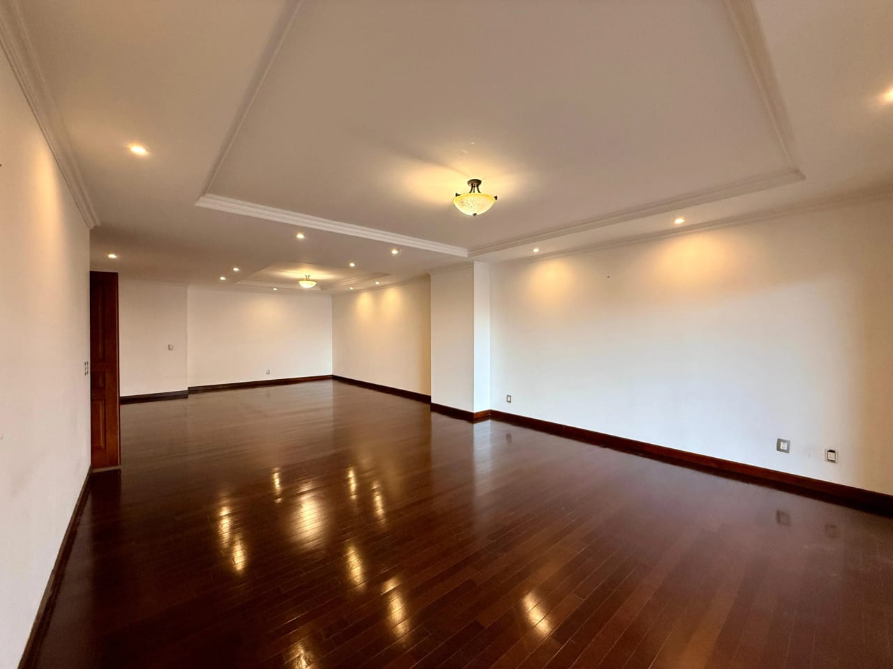 Apartamento en alquiler en Tadeus zona 14 — Apartamento en Alquiler en Zona 14, Guatemala, Ciudad — foto 7 de 17