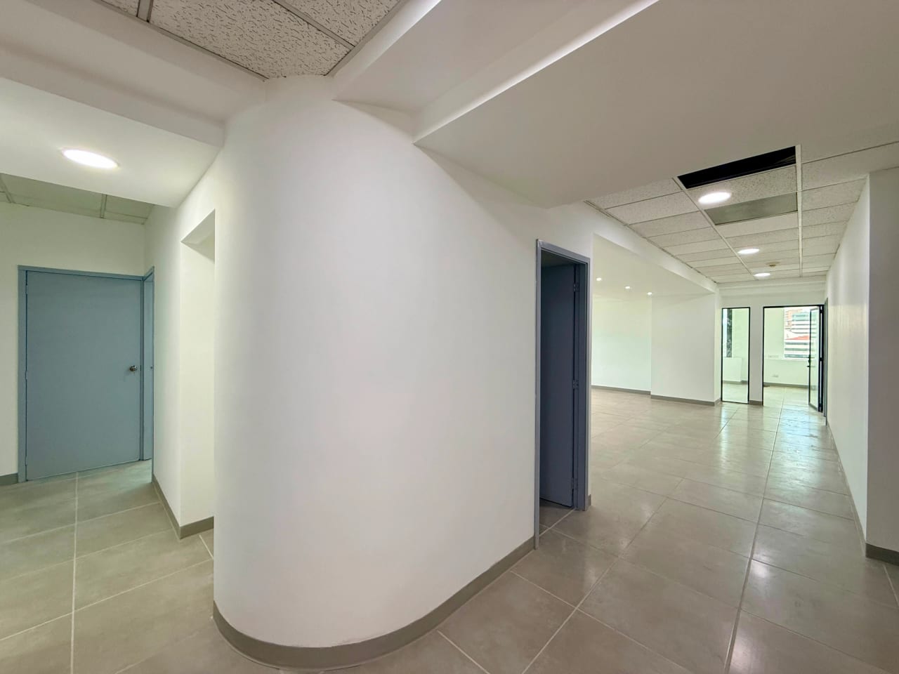 Oficina en venta en Europlaza zona 14 — Oficina en Venta en Zona 14, Guatemala, Ciudad — foto 9 de 17