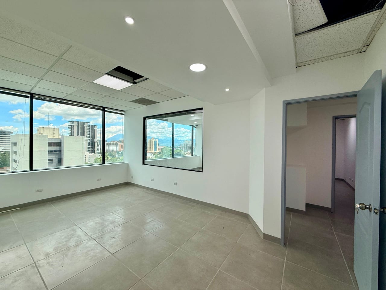 Oficina en venta en Europlaza zona 14 — Oficina en Venta en Zona 14, Guatemala, Ciudad — foto 17 de 17