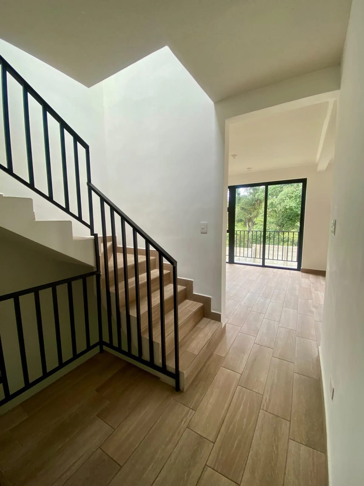 Casa en alquiler en condominio Laureles zona 16 — Casa en Alquiler en Zona 16, Guatemala, Ciudad — foto 3 de 17