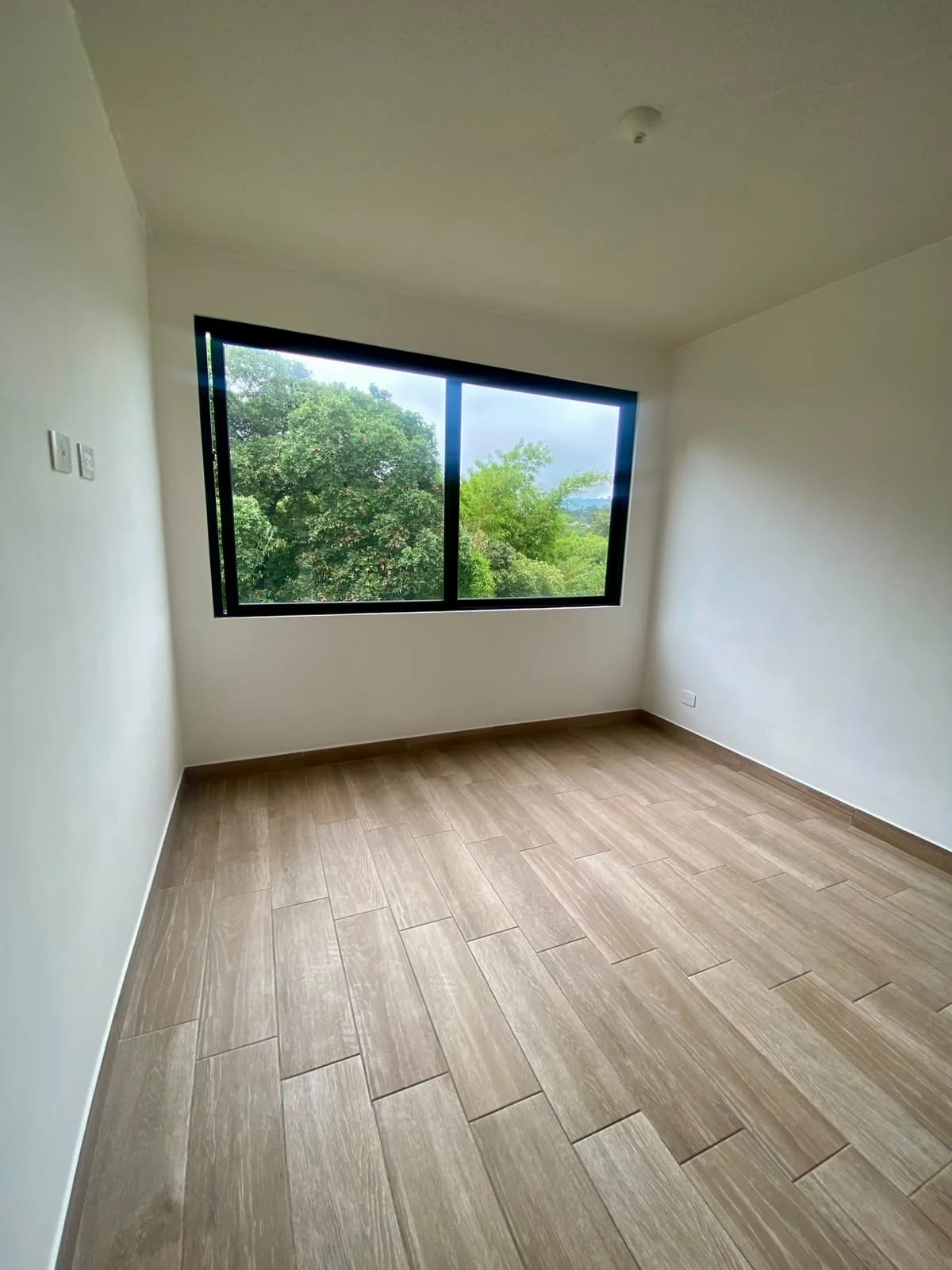 Casa en alquiler en condominio Laureles zona 16 — Casa en Alquiler en Zona 16, Guatemala, Ciudad — foto 6 de 17