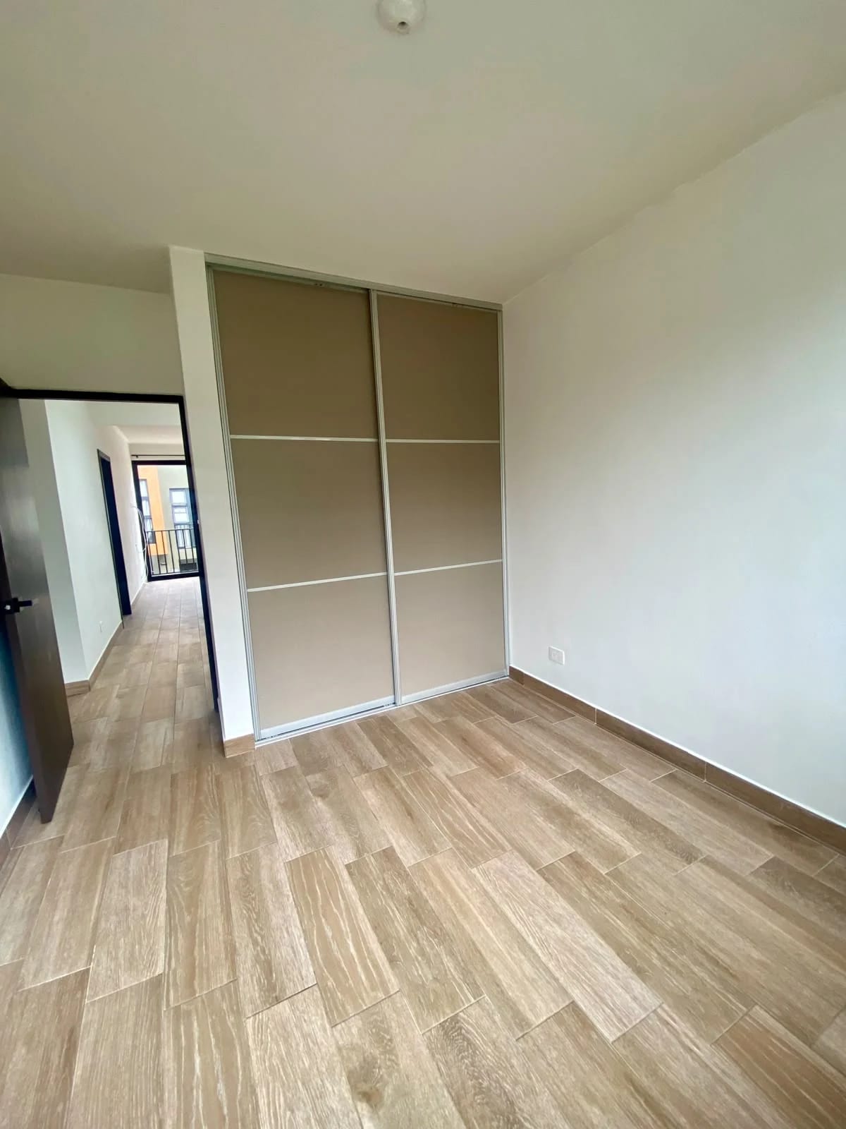 Casa en alquiler en condominio Laureles zona 16 — Casa en Alquiler en Zona 16, Guatemala, Ciudad — foto 8 de 17