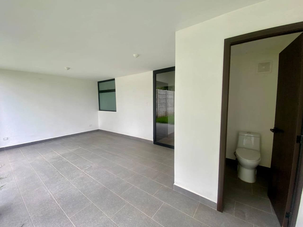 Casa en alquiler en condominio Laureles zona 16 — Casa en Alquiler en Zona 16, Guatemala, Ciudad — foto 11 de 17
