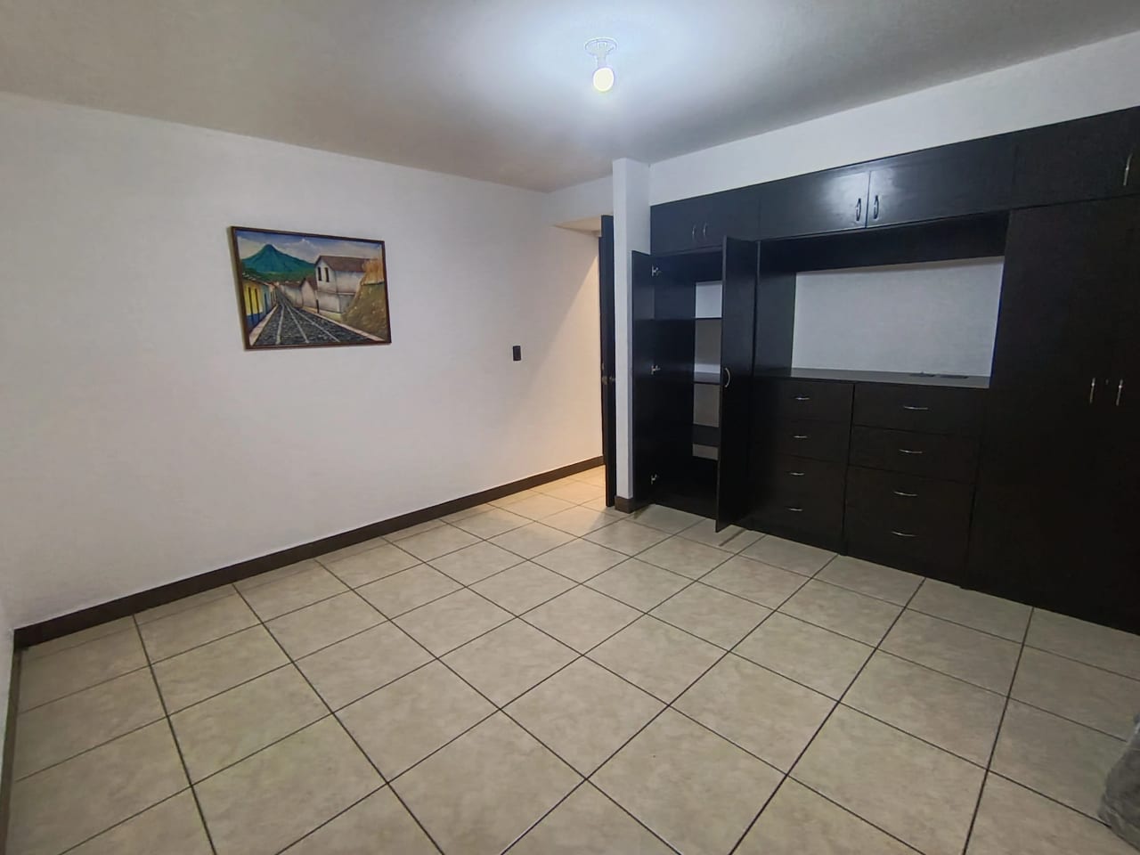 Apartamento en alquiler en edifcio Bosques de Euskadi zona 16 — Apartamento en Alquiler en Zona 16, Guatemala, Ciudad — foto 6 de 10