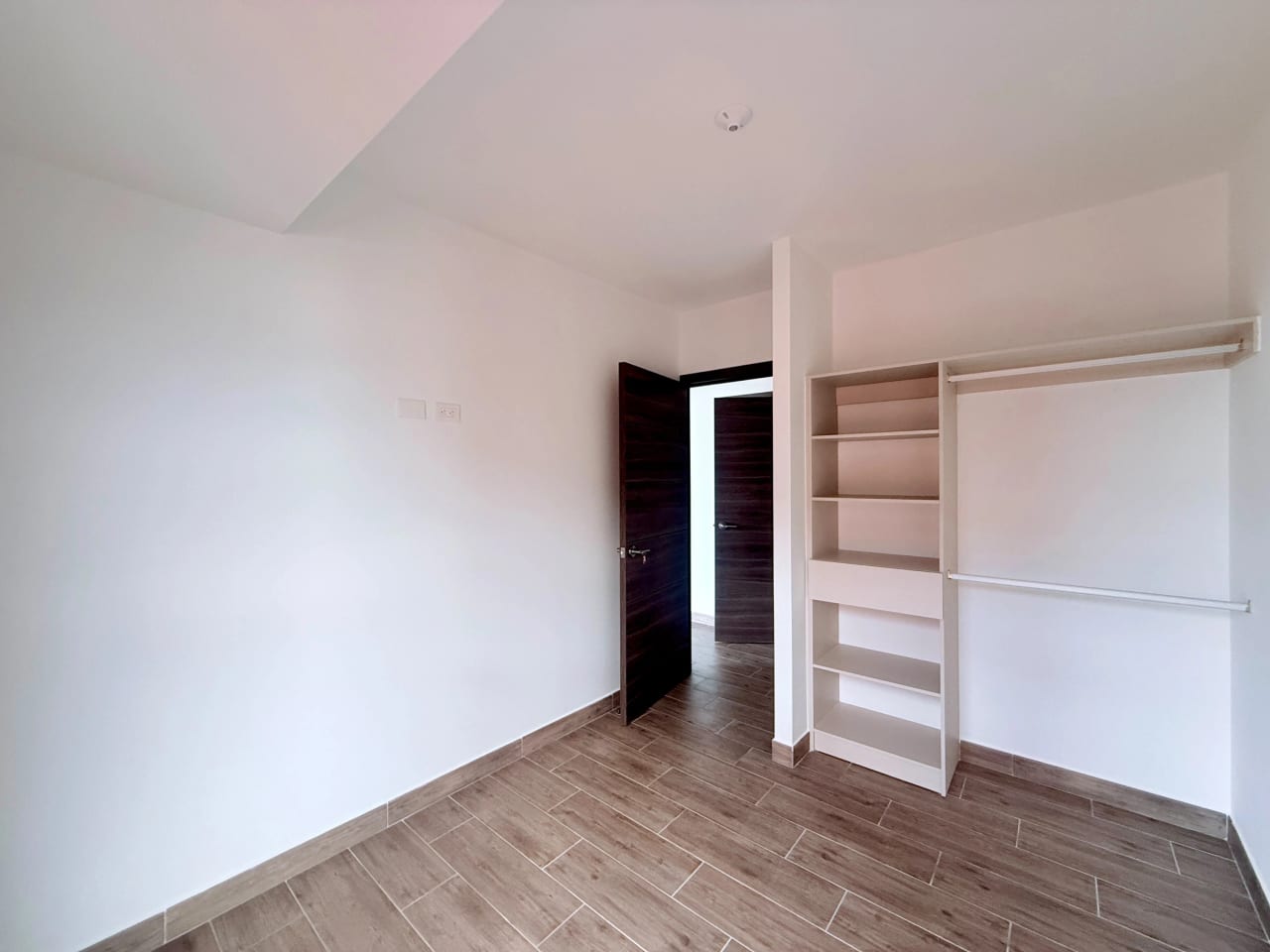 Apartamento en alquiler en Modra zona 4 — Apartamento en Alquiler en Zona 4, Guatemala, Ciudad — foto 10 de 17