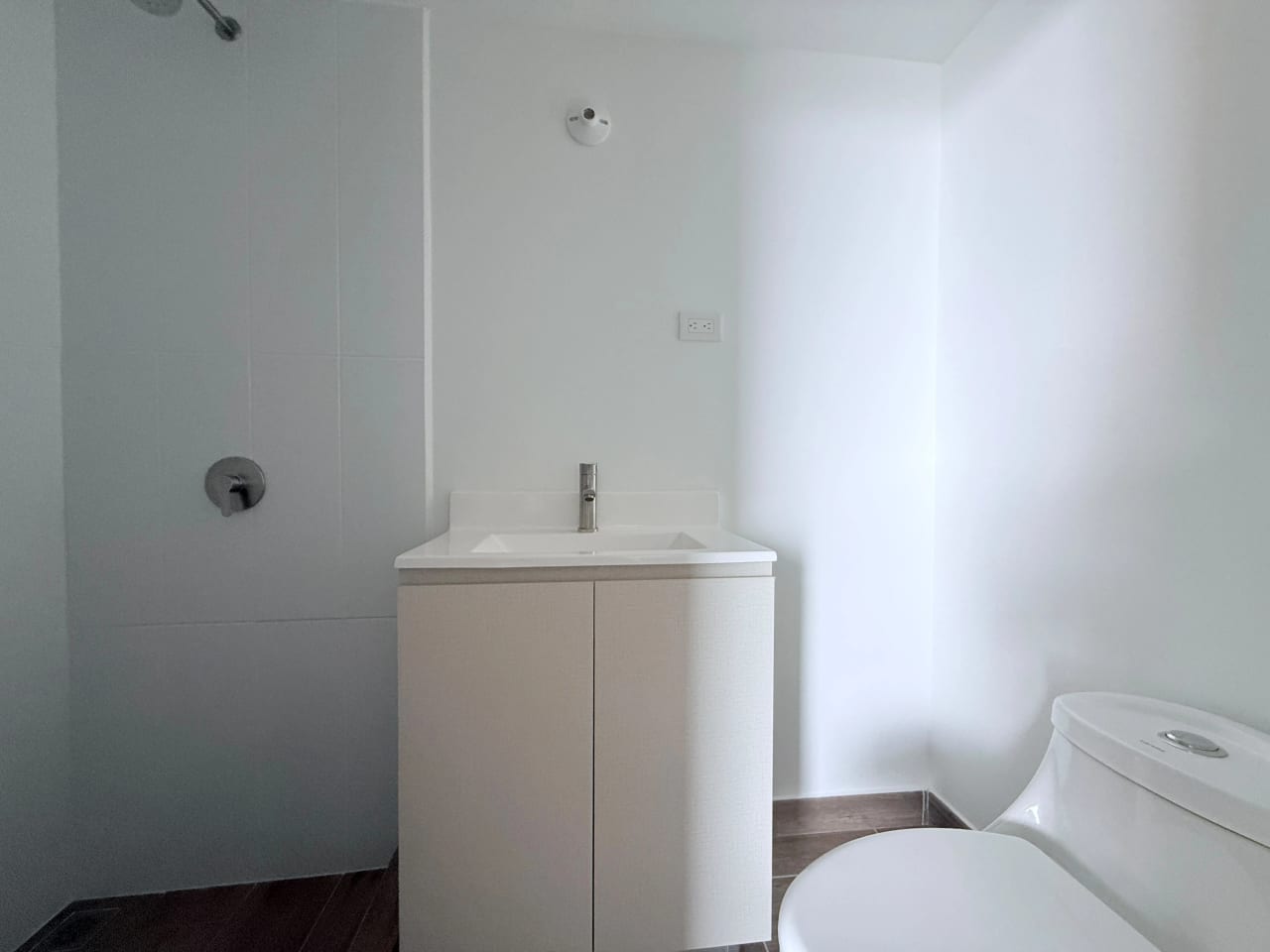 Apartamento en alquiler en Modra zona 4 — Apartamento en Alquiler en Zona 4, Guatemala, Ciudad — foto 15 de 17