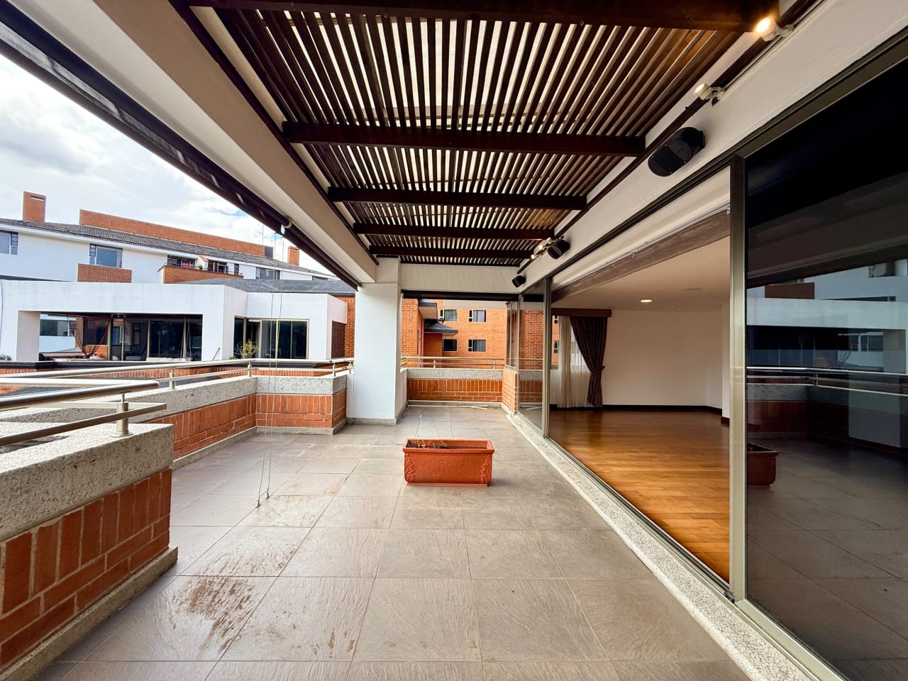 Apartamento en alquiler en edificio Verdino zona 15 — Apartamento en Alquiler en Zona 15, Guatemala, Ciudad — foto 6 de 17