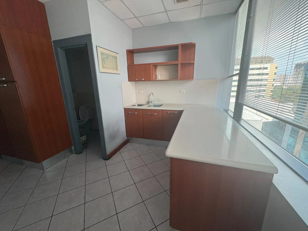 Oficina en venta en Europlaza zona 14 — Oficina en Venta en Zona 14, Guatemala, Ciudad — foto 2 de 14