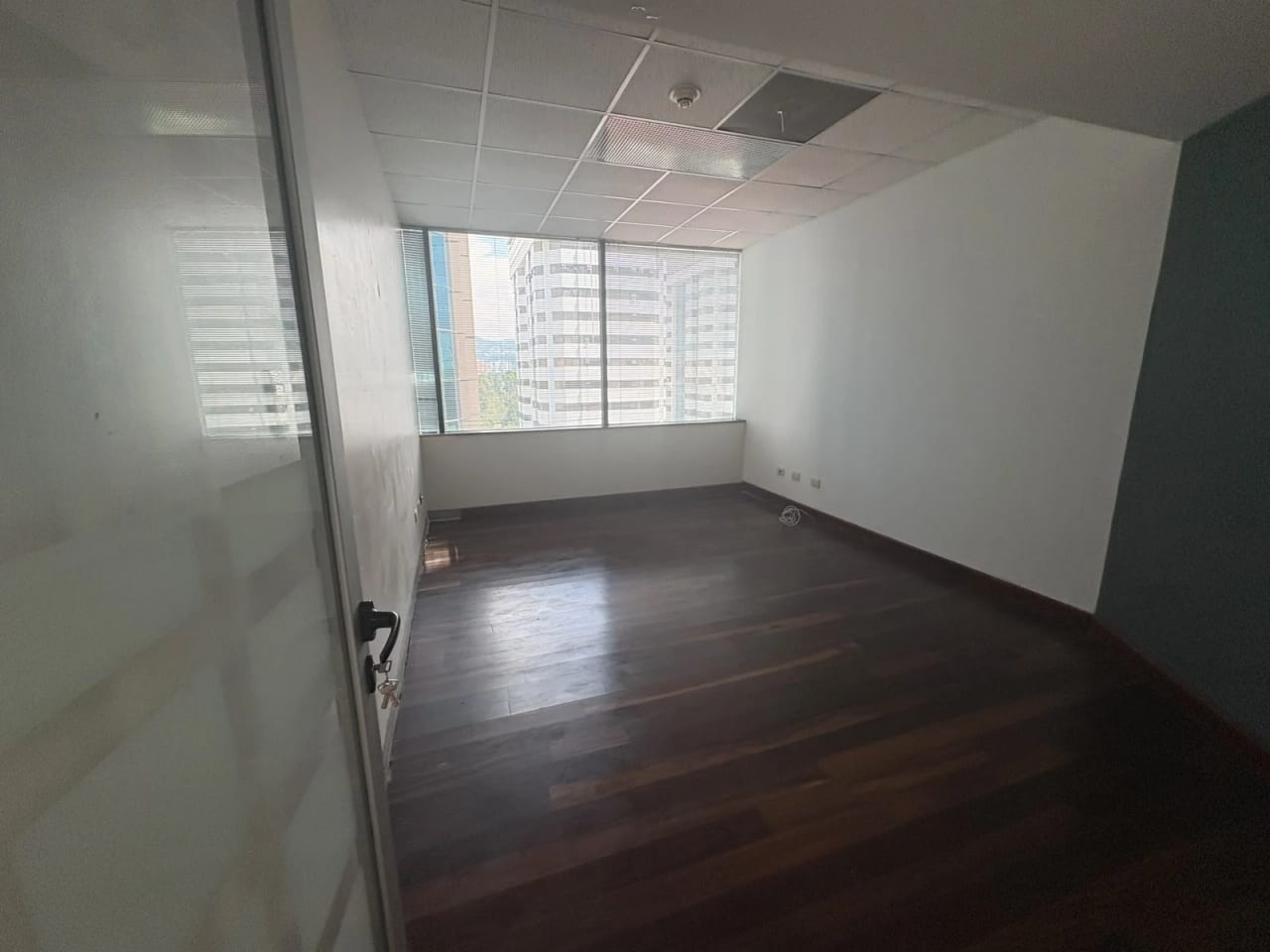 Oficina en venta en Europlaza zona 14 — Oficina en Venta en Zona 14, Guatemala, Ciudad — foto 7 de 14
