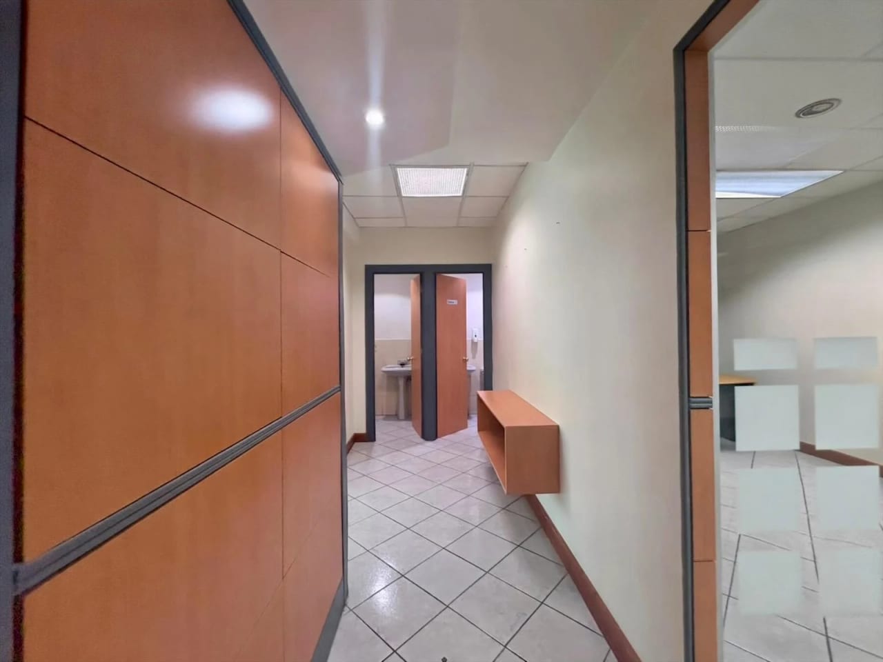 Oficina en venta en Europlaza zona 14 — Oficina en Venta en Zona 14, Guatemala, Ciudad — foto 10 de 14