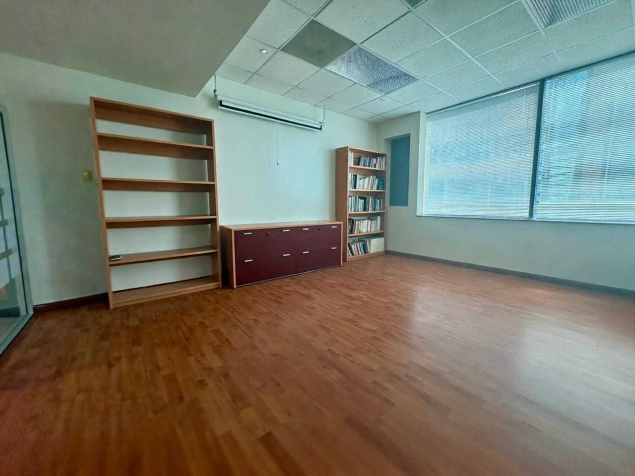 Oficina en venta en Europlaza zona 14 — Oficina en Venta en Zona 14, Guatemala, Ciudad — foto 11 de 14
