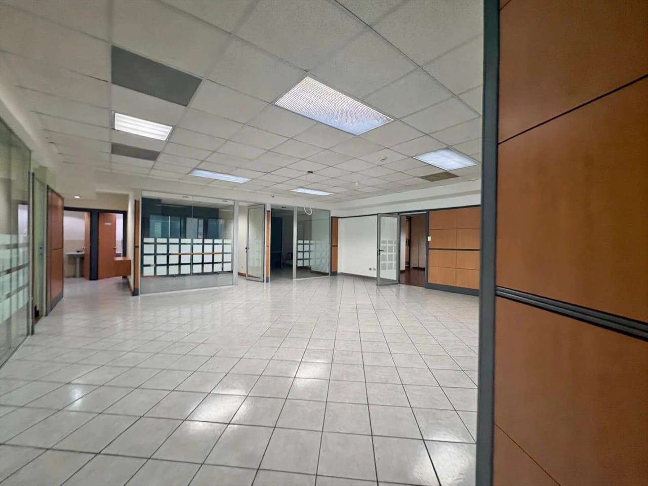 Oficina en venta en Europlaza zona 14 — Oficina en Venta en Zona 14, Guatemala, Ciudad — foto 14 de 14
