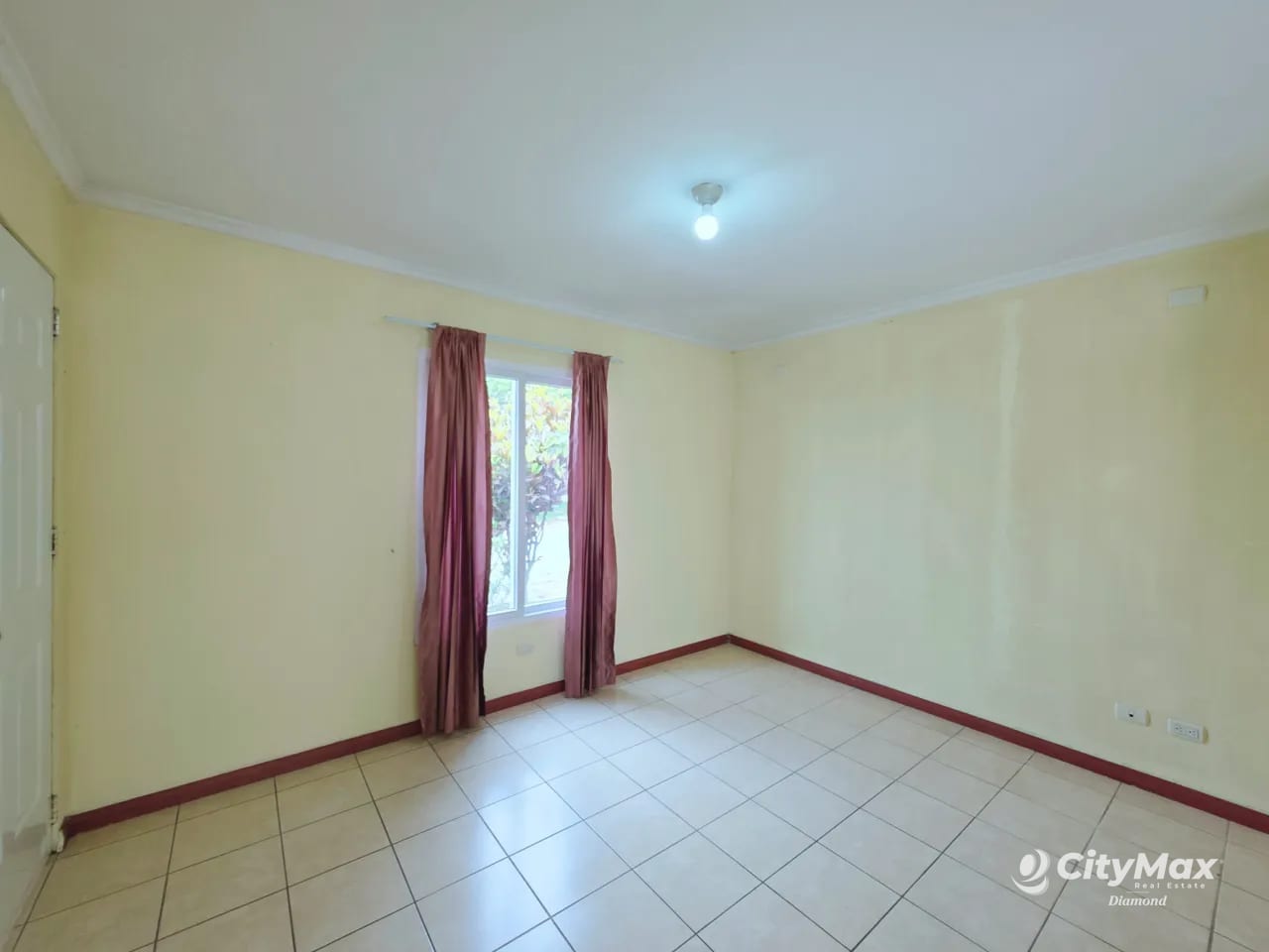 Casa en Venta en Hacienda de Las Flores Villa Nueva — Casa en Venta en Villa Nueva, Guatemala, Ciudad — foto 2 de 9