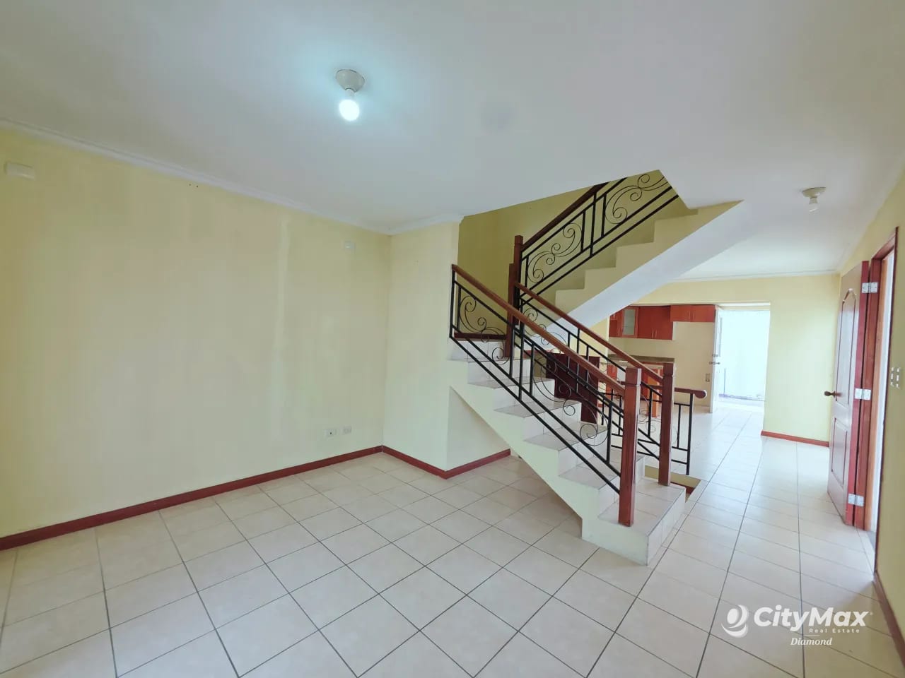 Casa en Venta en Hacienda de Las Flores Villa Nueva — Casa en Venta en Villa Nueva, Guatemala, Ciudad — foto 1 de 9