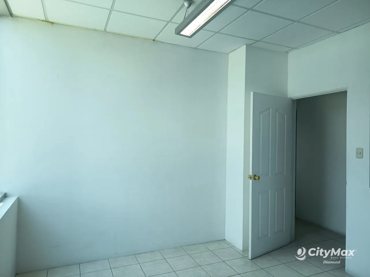 Oficina en Venta y/o renta en Zona 10 Zona Pradera — Oficina en Venta en Zona 10, Guatemala, Ciudad — foto 4 de 8
