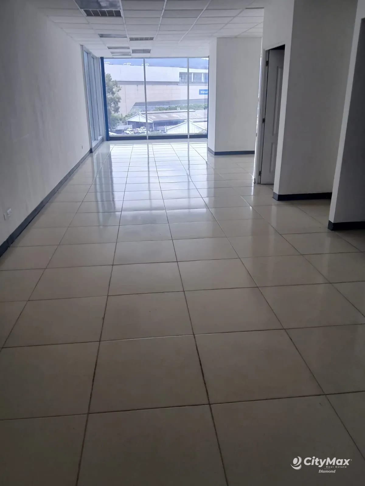 Oficina en renta Edificio en zona 10 — Oficina en Alquiler en Zona 10, Guatemala, Ciudad — foto 6 de 6