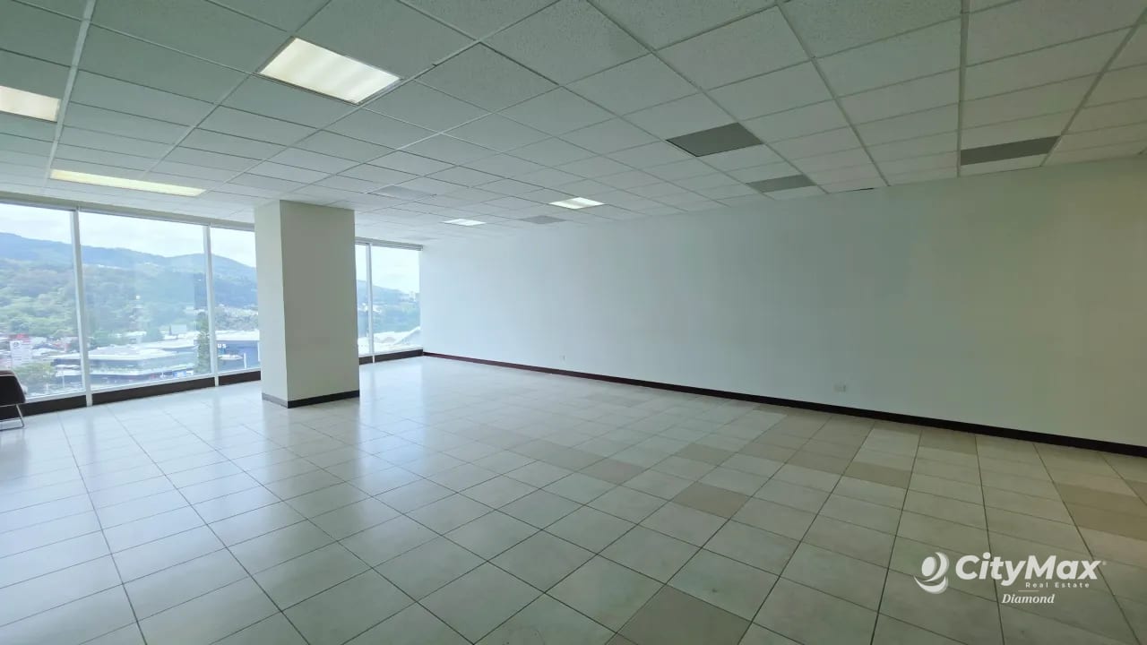 Oficina en Renta en Zona Pradera Zona 10 — Oficina en Alquiler en Zona 10, Guatemala, Ciudad — foto 1 de 7